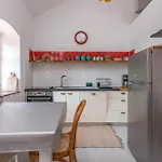 3 Bedroom Cozy In Casa de Férias *