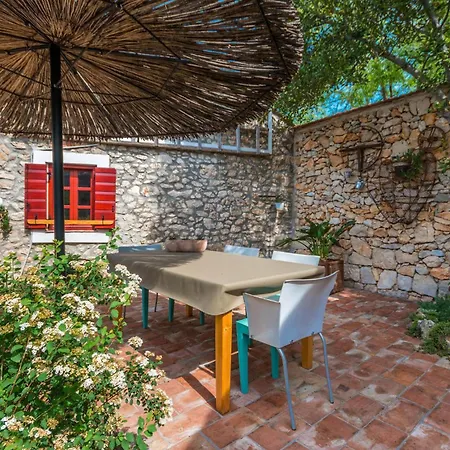 בית נופש 3 Bedroom Cozy In *