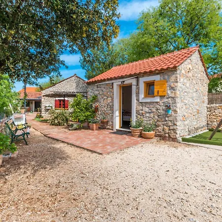 3 Bedroom Cozy In