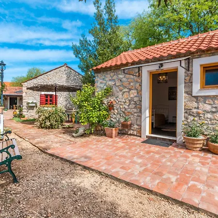 3 Bedroom Cozy In בית נופש
