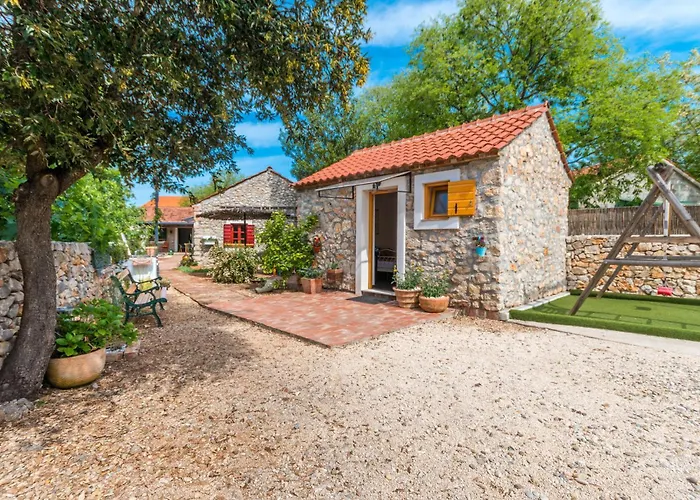 3 Bedroom Cozy In