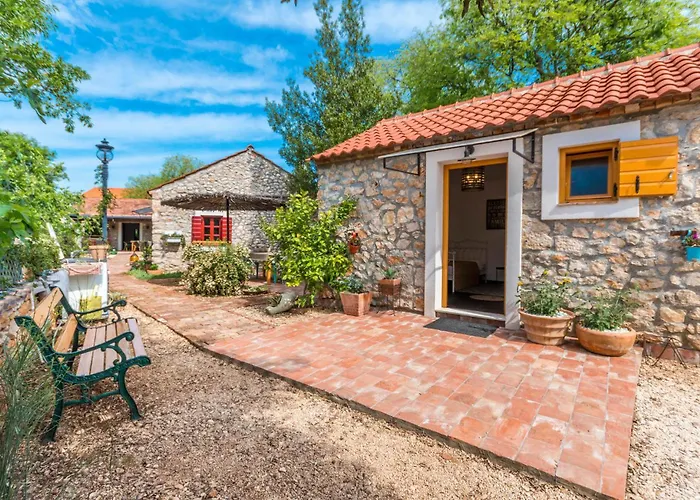 3 Bedroom Cozy In בית נופש