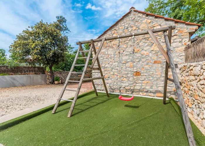 בית נופש 3 Bedroom Cozy In *
