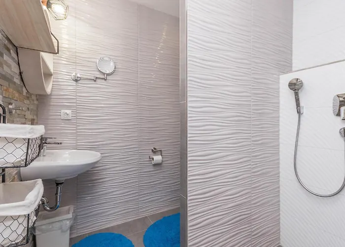 3 Bedroom Cozy In * Sukošan